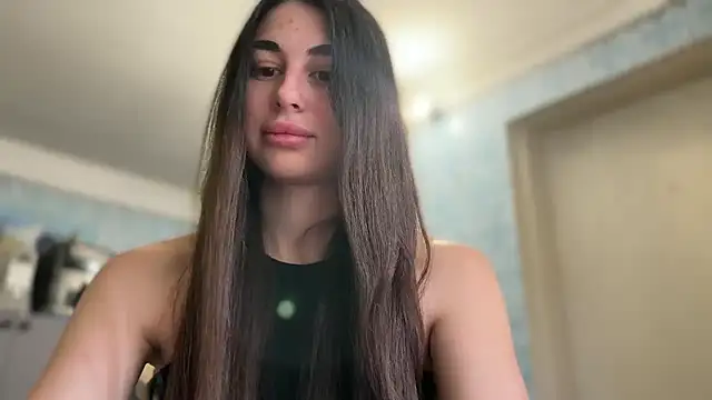 Snapshot of LiluMartiznir chatting on 13, 5, 2026 LiluMartiznir online show from 13, 5, 2026