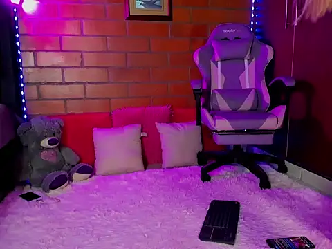 cristalprincess  online show from 4, 3, 2026