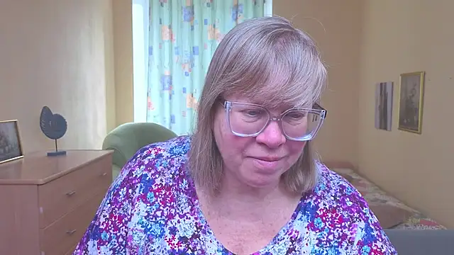 Emma Eclipsee online show from 6, 2, 2026