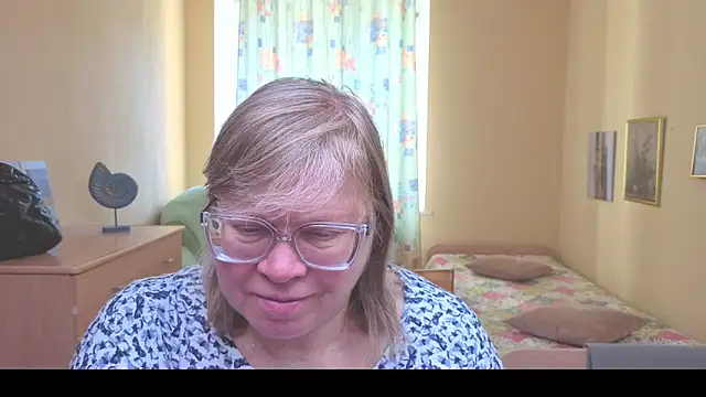 Emma Eclipsee online show from 17, 2, 2026