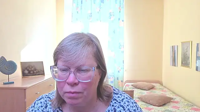 Emma Eclipsee online show from 27, 2, 2026