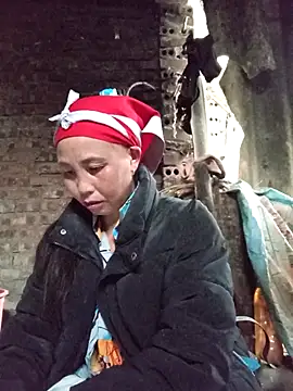 lena-cute online show from 5, 3, 2026