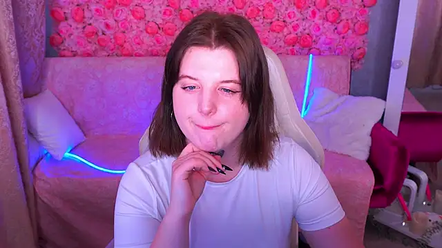 KristiFoxy online show from 6, 4, 2026