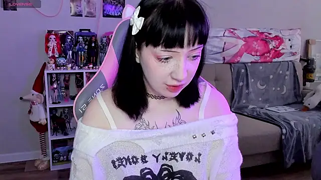 MollysLand online show from 6, 2, 2026