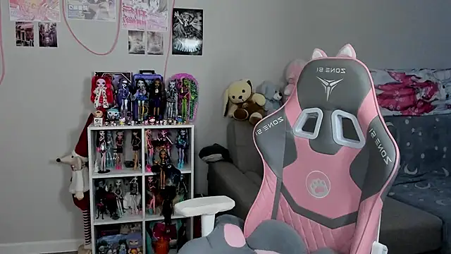 MollysLand online show from 21, 4, 2026