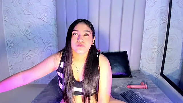 Lya dubois  online show from 15, 3, 2026