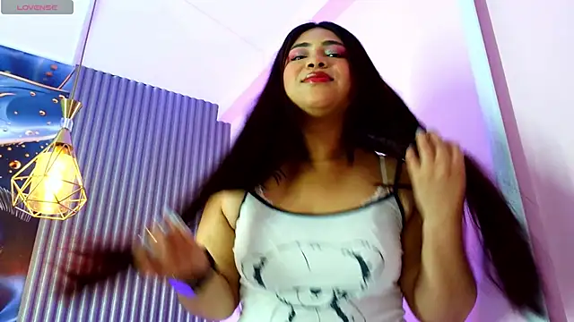 Snapshot of rouxinferno_cr chatting on 5, 2, 2026 rouxinferno cr online show from 5, 2, 2026