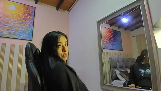 nina glow online show from 29, 3, 2026