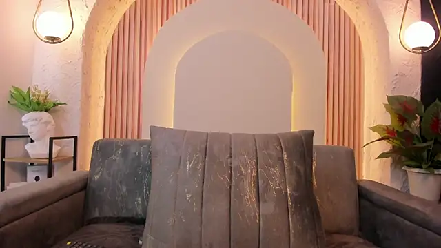 violet scott  online show from 25, 2, 2026