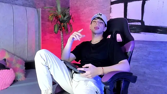 Snapshot of Elbombondelcircuit chatting on 24, 2, 2026 Elbombondelcircuit online show from 24, 2, 2026