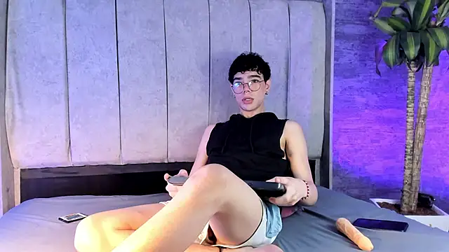 Snapshot of Elbombondelcircuit chatting on 26, 2, 2026 Elbombondelcircuit online show from 26, 2, 2026