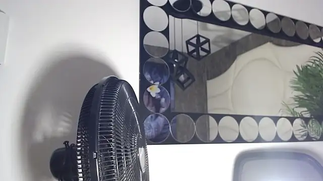 valenssio moretti online show from 17, 3, 2026