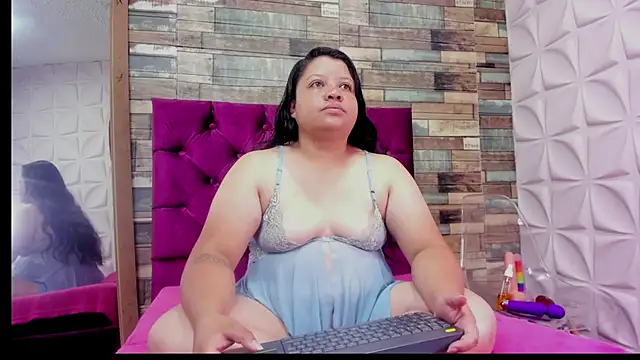 Carolina-Lenon online show from 6, 2, 2026