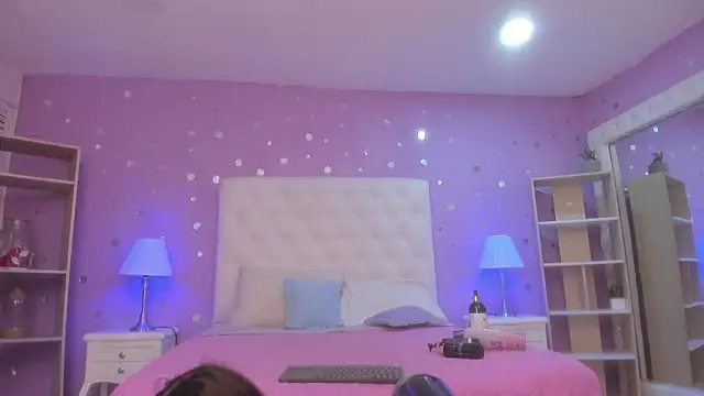 Goldentemptation  online show from 3, 3, 2026