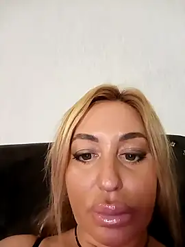 MiaMooly online show from 22, 10, 2025