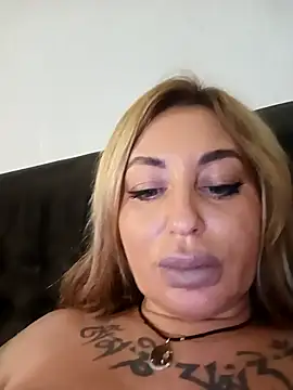 MiaMooly online show from 13, 11, 2025