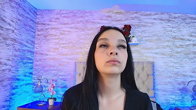 Elizabeth Ferrer online show from 16, 4, 2026