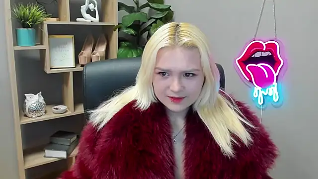 Snapshot of SweetLilyxo chatting on 1, 4, 2026 SweetLilyxo online show from 1, 4, 2026