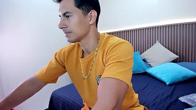 Mike Conors online show from 4, 3, 2026