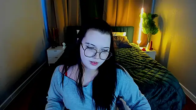 Snapshot of Kira_G0ld chatting on 4, 3, 2026 Kira G0ld online show from 4, 3, 2026