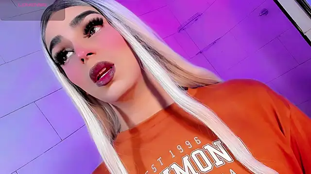 Snapshot of Maddye_Fox chatting on 25, 6, 2026 Maddye Fox online show from 25, 6, 2026
