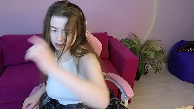 LovingWhisperr online show from 7, 2, 2026