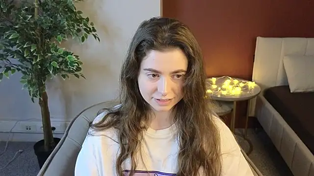 LovingWhisperr online show from 1, 4, 2026