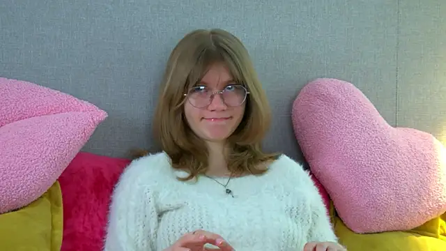 Snapshot of MilaMaelis chatting on 7, 3, 2026 MilaMaelis online show from 7, 3, 2026