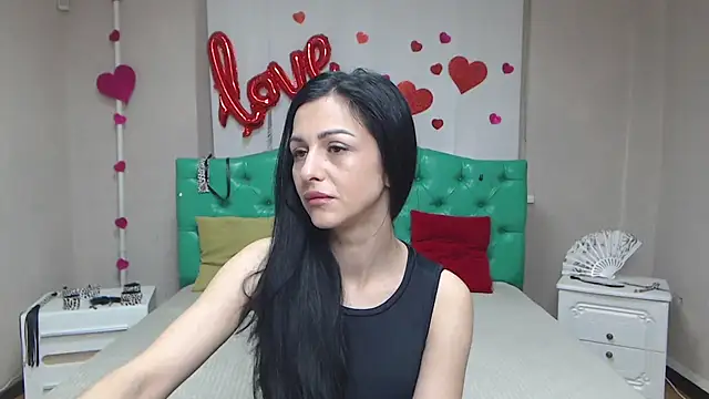 EvaClarkk online show from 10, 4, 2026