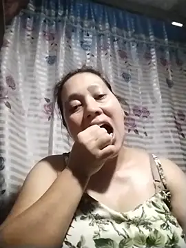 Snapshot of May_Bombs chatting on 15, 2, 2026 May Bombs online show from 15, 2, 2026