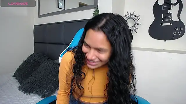 Snapshot of Julieta_Parker chatting on 2, 7, 2026 Julieta Parker online show from 2, 7, 2026