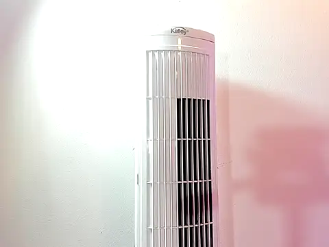 Snapshot of Snover_hot2006 chatting on 2, 3, 2026 Snover hot2006 online show from 2, 3, 2026