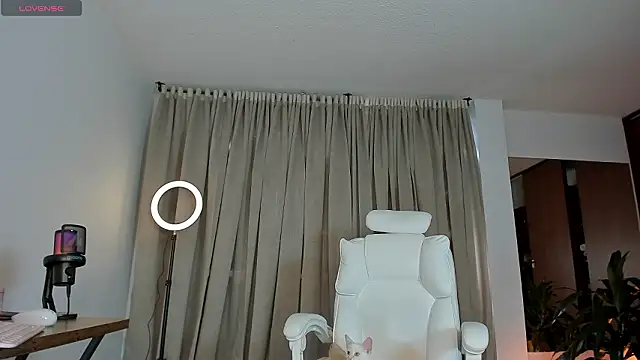 karinnixx online show from 3, 3, 2026