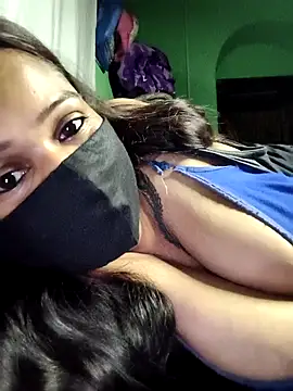 Snapshot of V-Hot-Suity chatting on 23, 4, 2026 V-Hot-Suity online show from 23, 4, 2026