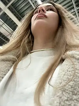 blonde exe online show from 24, 4, 2026