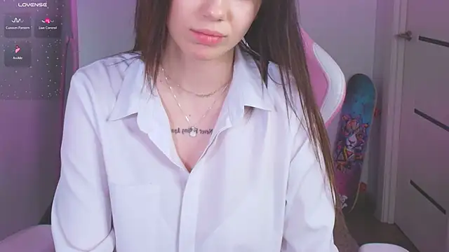 laylaura online show from 1, 4, 2026