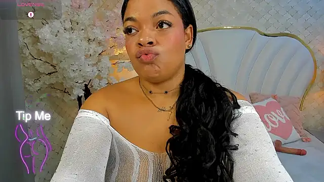 YazminJenner online show from 6, 3, 2026