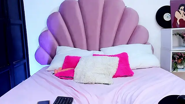 Lili Stone  online show from 11, 4, 2026