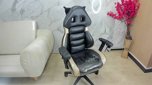 Snapshot of rox_luxury_tf chatting on 7, 2, 2026 rox luxury tf online show from 7, 2, 2026