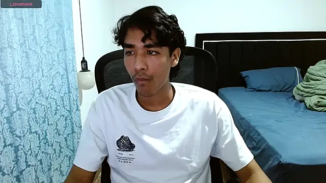 Pedestal diamant online show from 1, 4, 2026