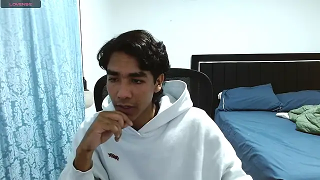 Pedestal diamant online show from 4, 4, 2026