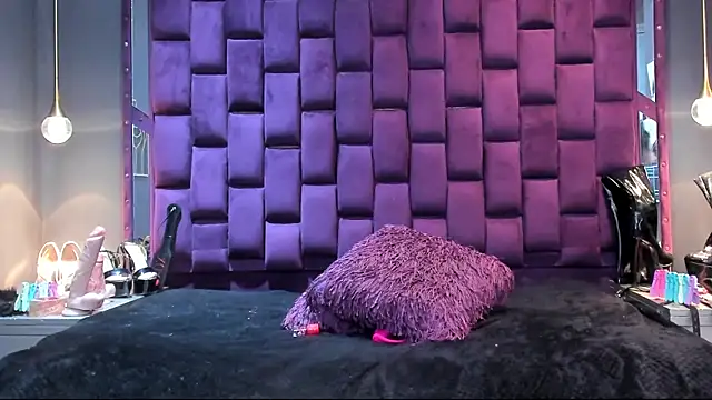 SiennaSuarez online show from 23, 3, 2026