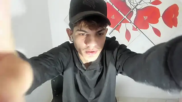 Jesshot bigcock20cm online show from 2, 4, 2026