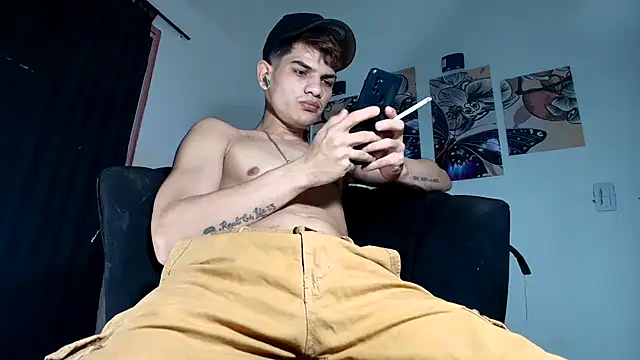 Jesshot bigcock20cm online show from 6, 4, 2026