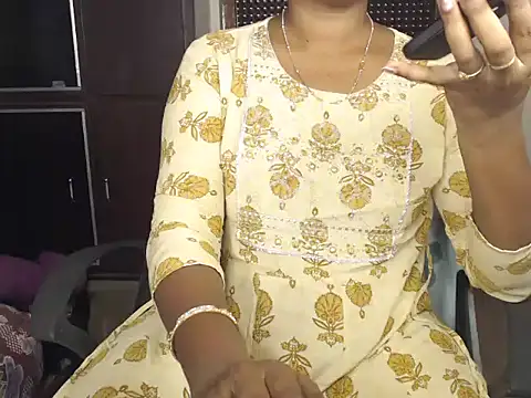 VixenNandhu online show from 7, 8, 2026