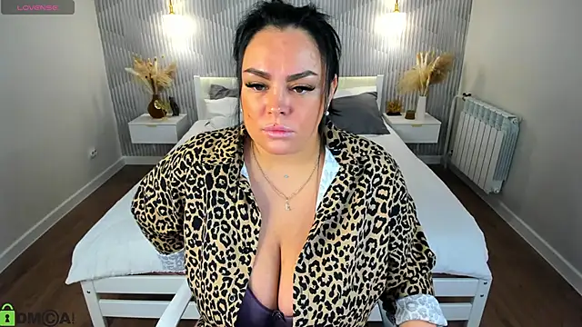 Snapshot of adele_crown chatting on 26, 2, 2026 adele crown online show from 26, 2, 2026