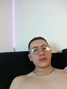 Snapshot of Emmanuel_Lust chatting on 11, 2, 2026 Emmanuel Lust online show from 11, 2, 2026