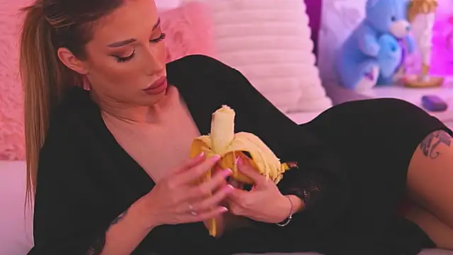 EllinaNuria online show from 27, 3, 2026