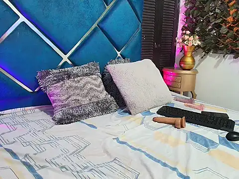 VenuzNaughty online show from 18, 2, 2026