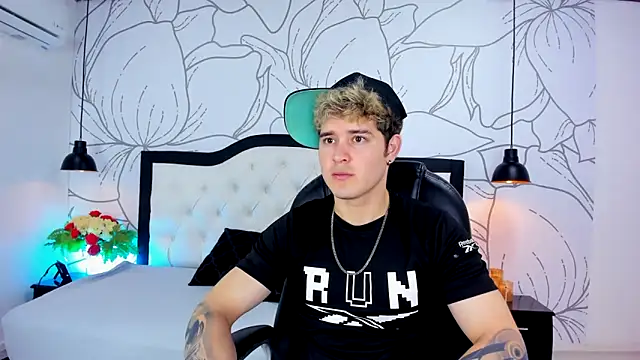 rayan linxx online show from 18, 4, 2026